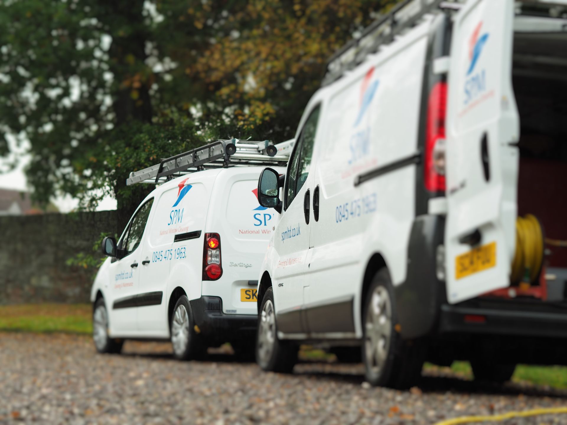 4 Reasons to Hire a Professional for Window Cleaning in Glasgow SPM